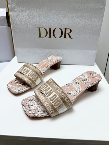 CD 26s Embroidered Sandals Pink Nude Gold Canvas Leather 683012