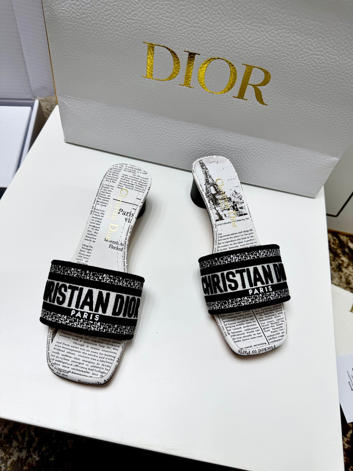 CD 26s Embroidered Slippers Black White Canvas Leather 683019