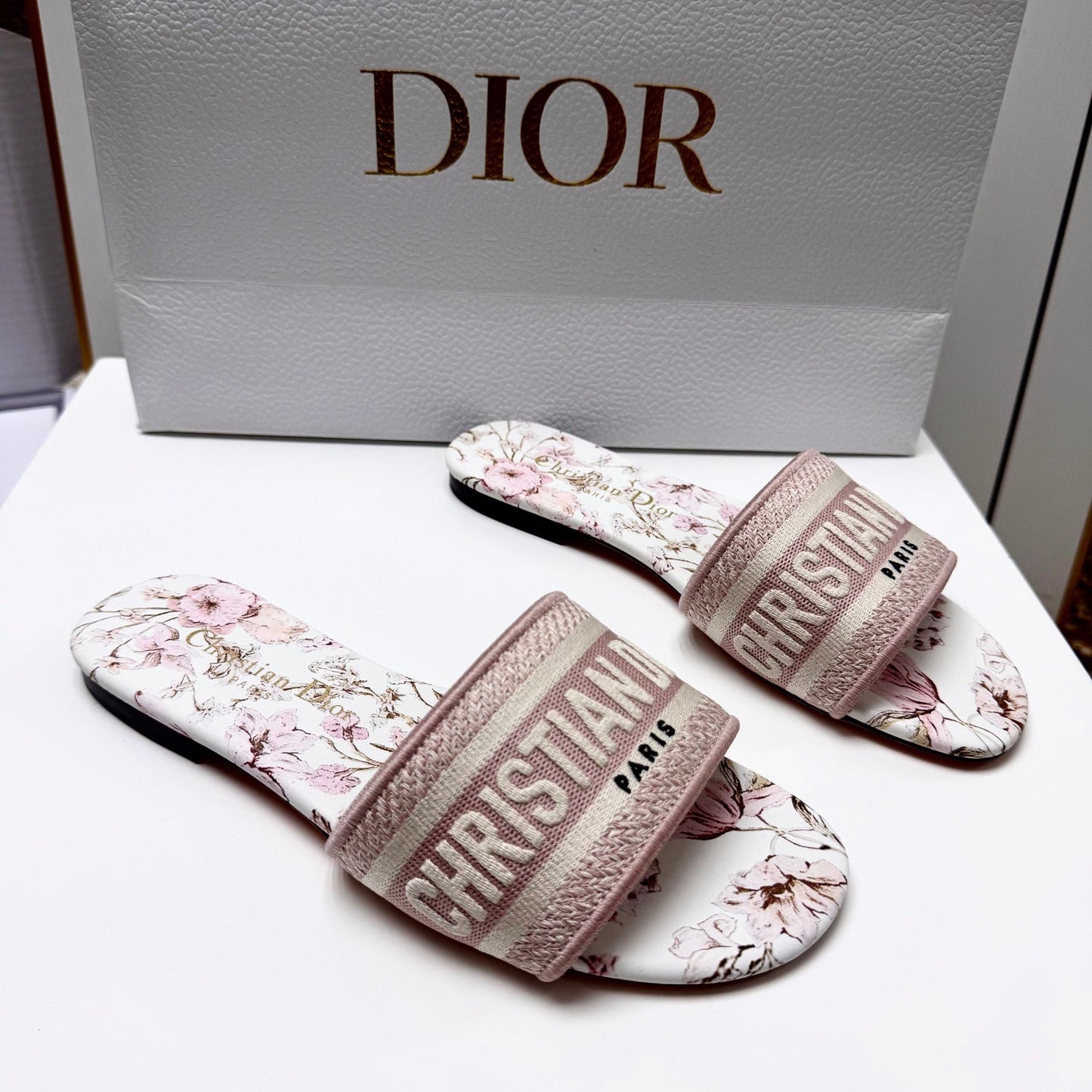 CD 26s Embroidered Sandals Pink Pastel Canvas Leather 683020