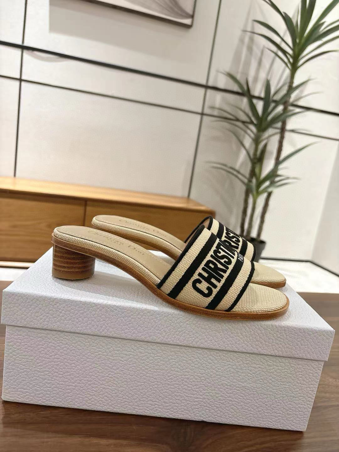 CD 26s Embroidered Sandals Beige Black Canvas Sheepskin 664322