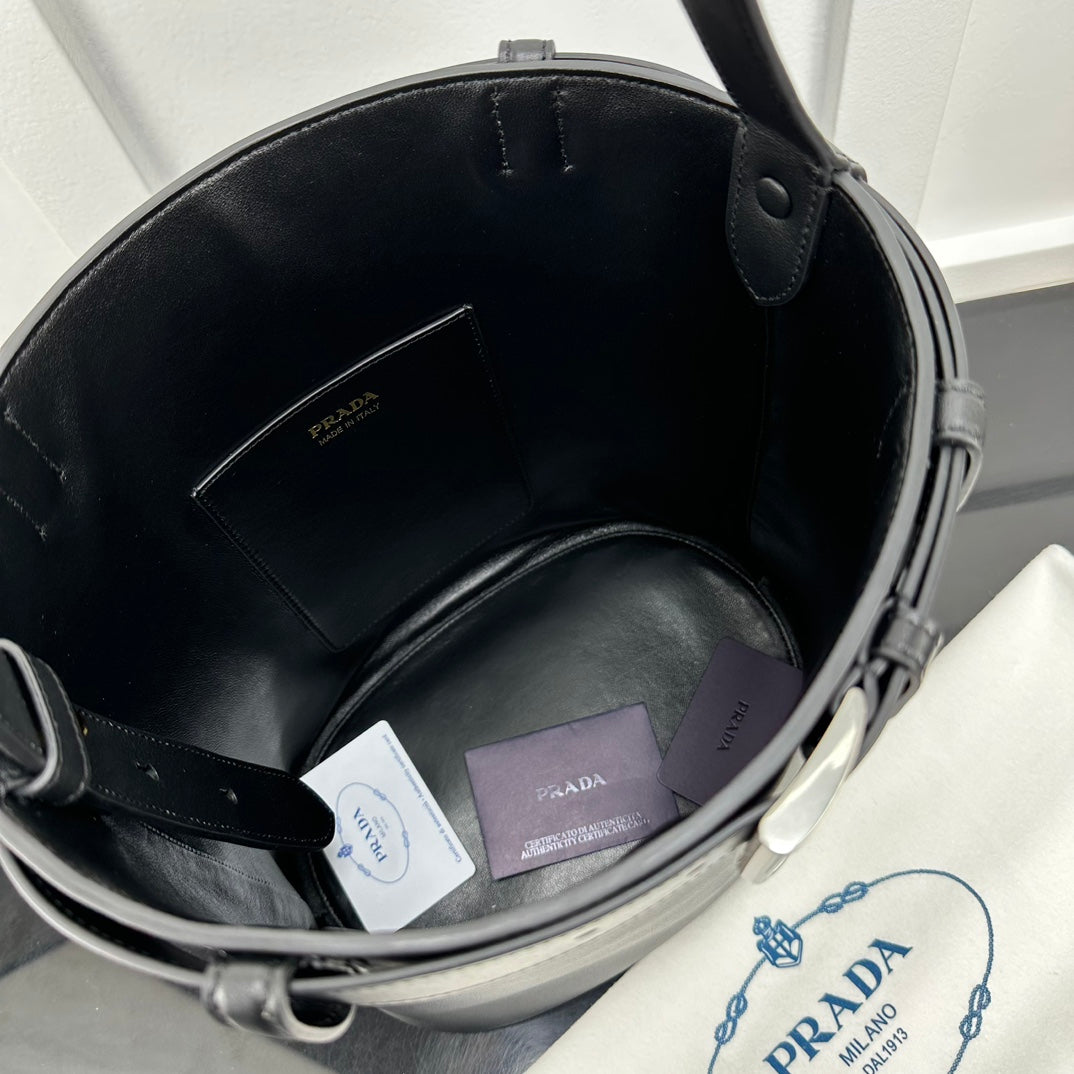 Prada 2026 Medium Bucket Bag 29cm Calfskin