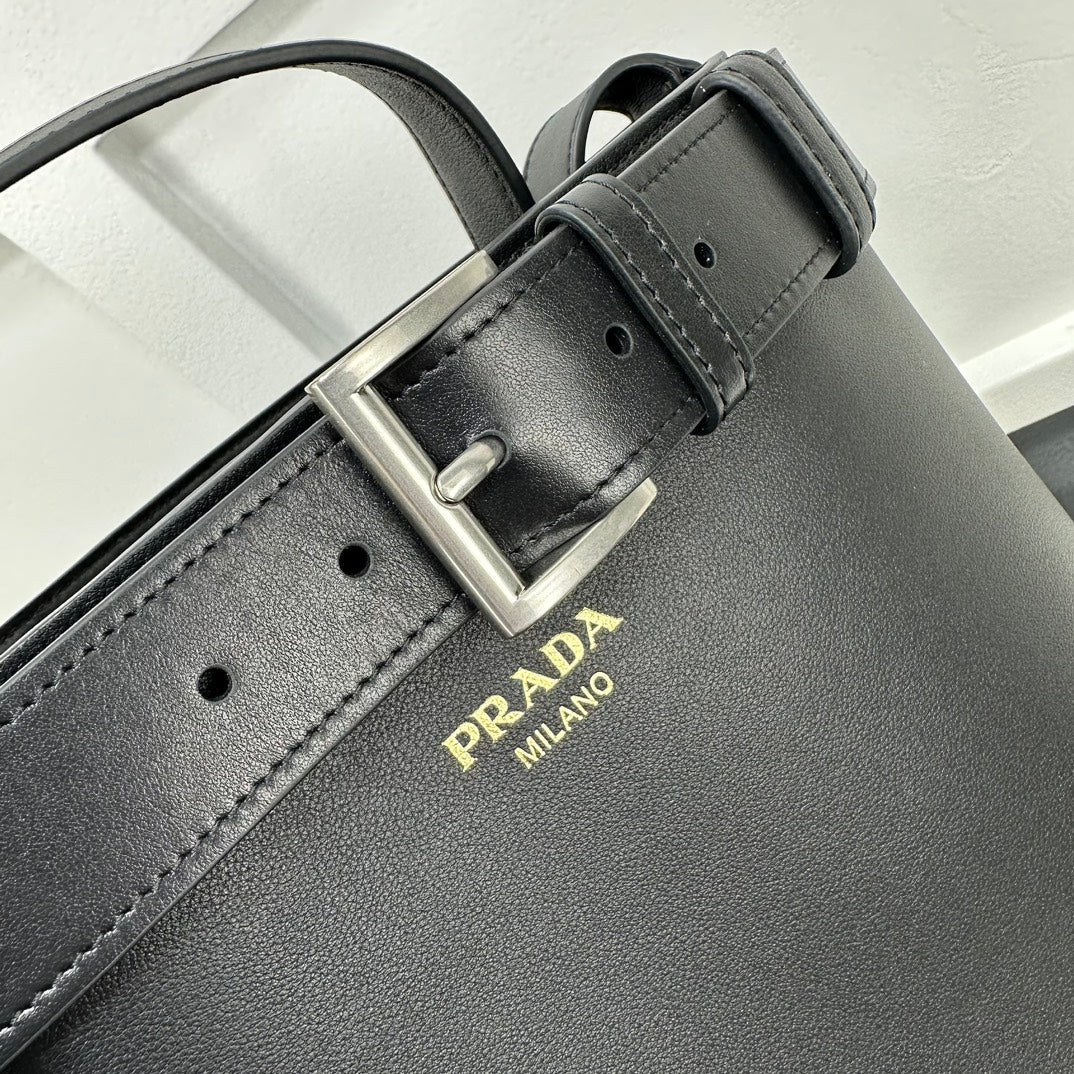Prada 2026 Medium Bucket Bag 29cm Calfskin