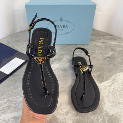 Prada 2026 Thong Sandals Patent Leather 789403