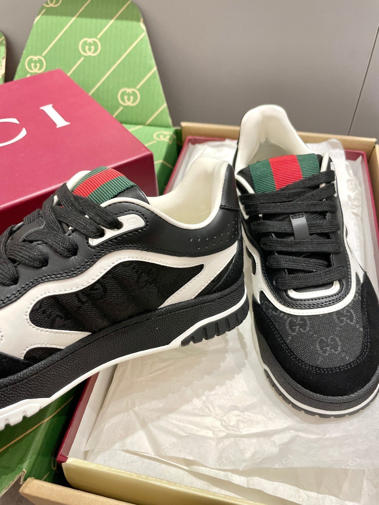 GG 26 Sneaker Black Red Green Cowhide 632872
