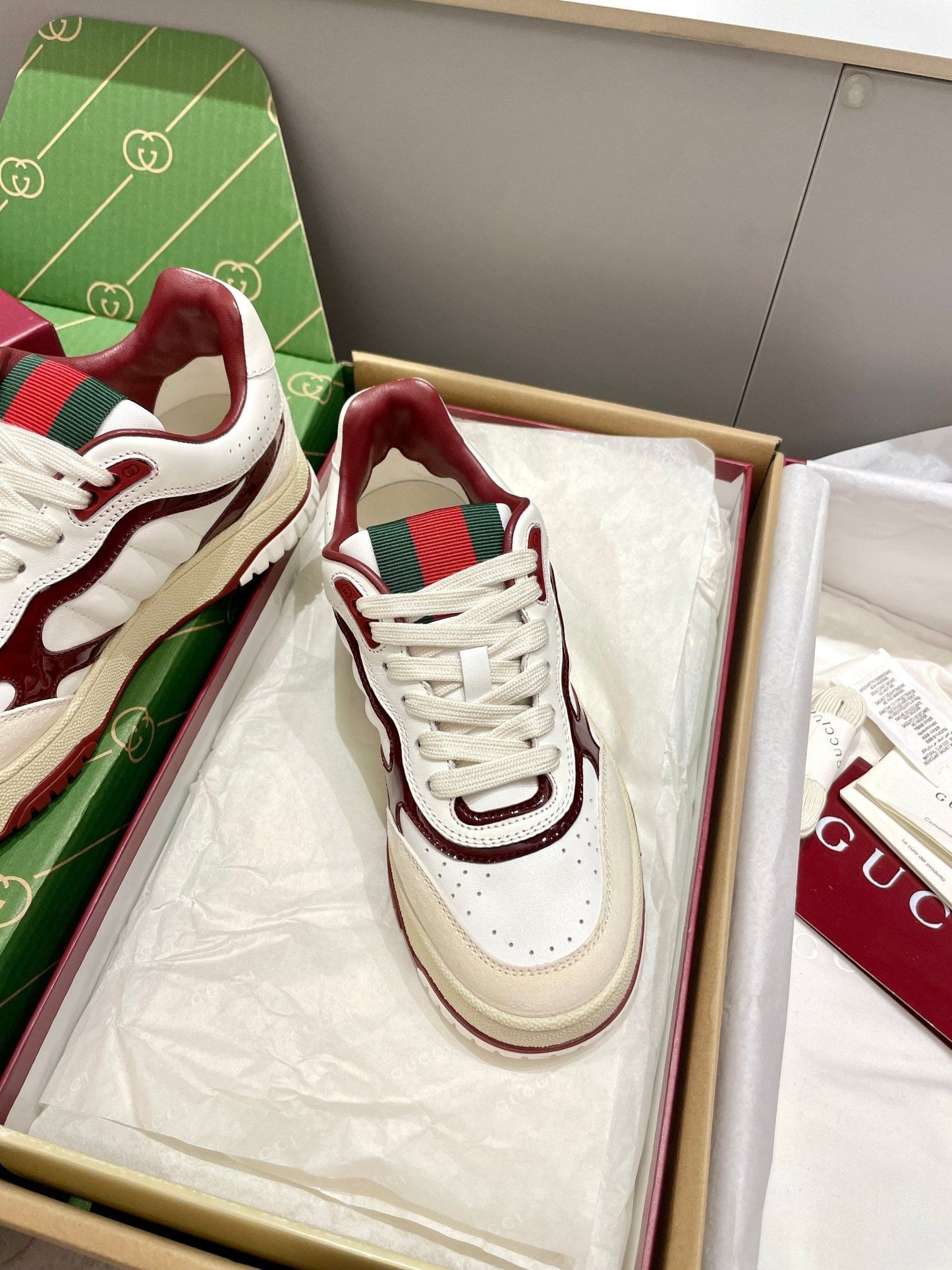 GG 26 Sneaker White Burgundy Red Green Cowhide 632870