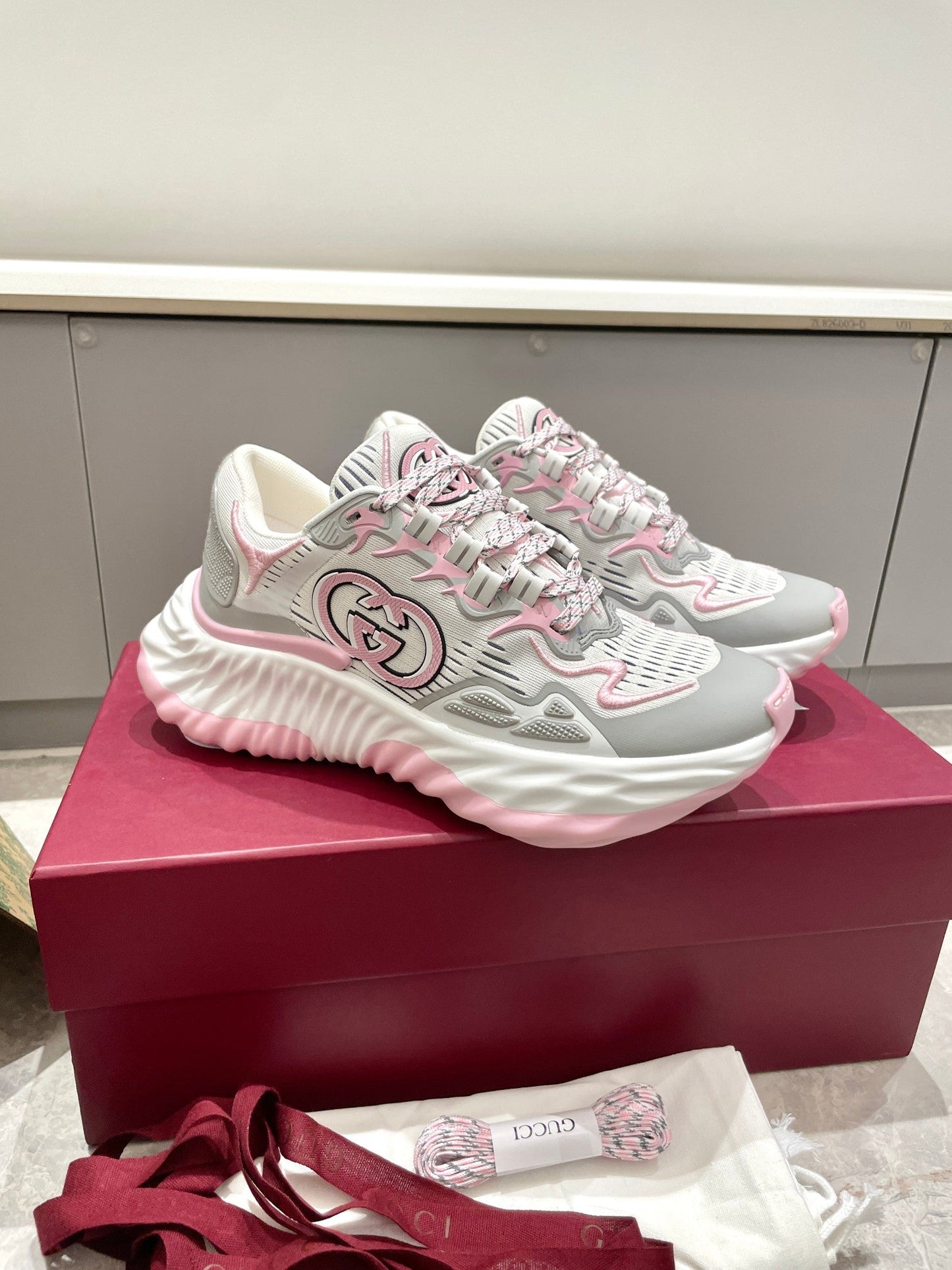 GG 26 Casual Sneakers Gray Pink Mesh Cowhide 632858