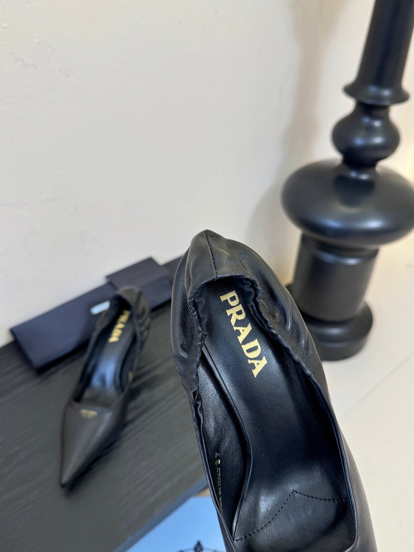 PRA 26S Pointed Toe Low Heels 60 Black Sheepskin 627413