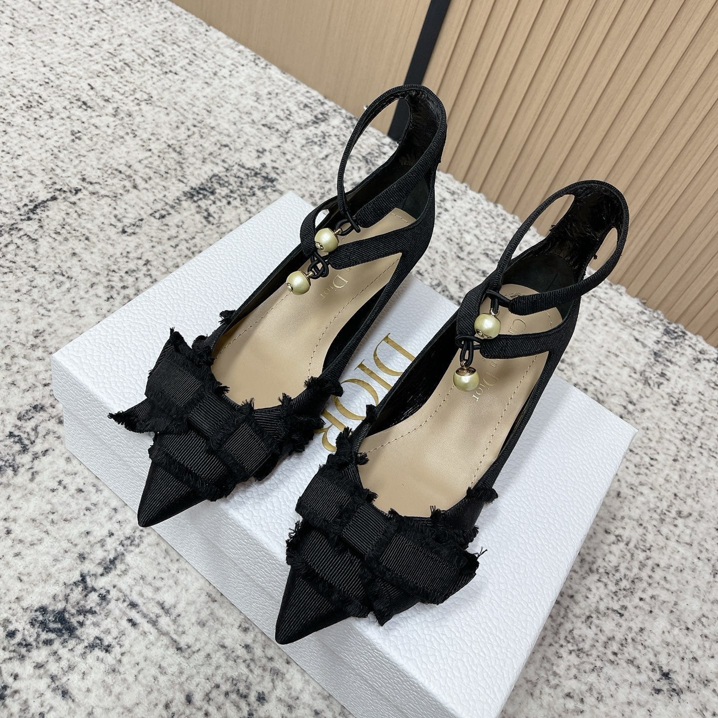 CD 26s Pump 40 Black Beige Canvas Pearl Hardware 643492