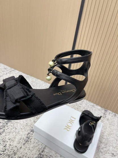 CD 26s Sandals Black Sheepskin Canvas 643494