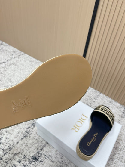 CD 26s Platform Embroidered Sandals Beige Navy Blue Canvas Leather 643501