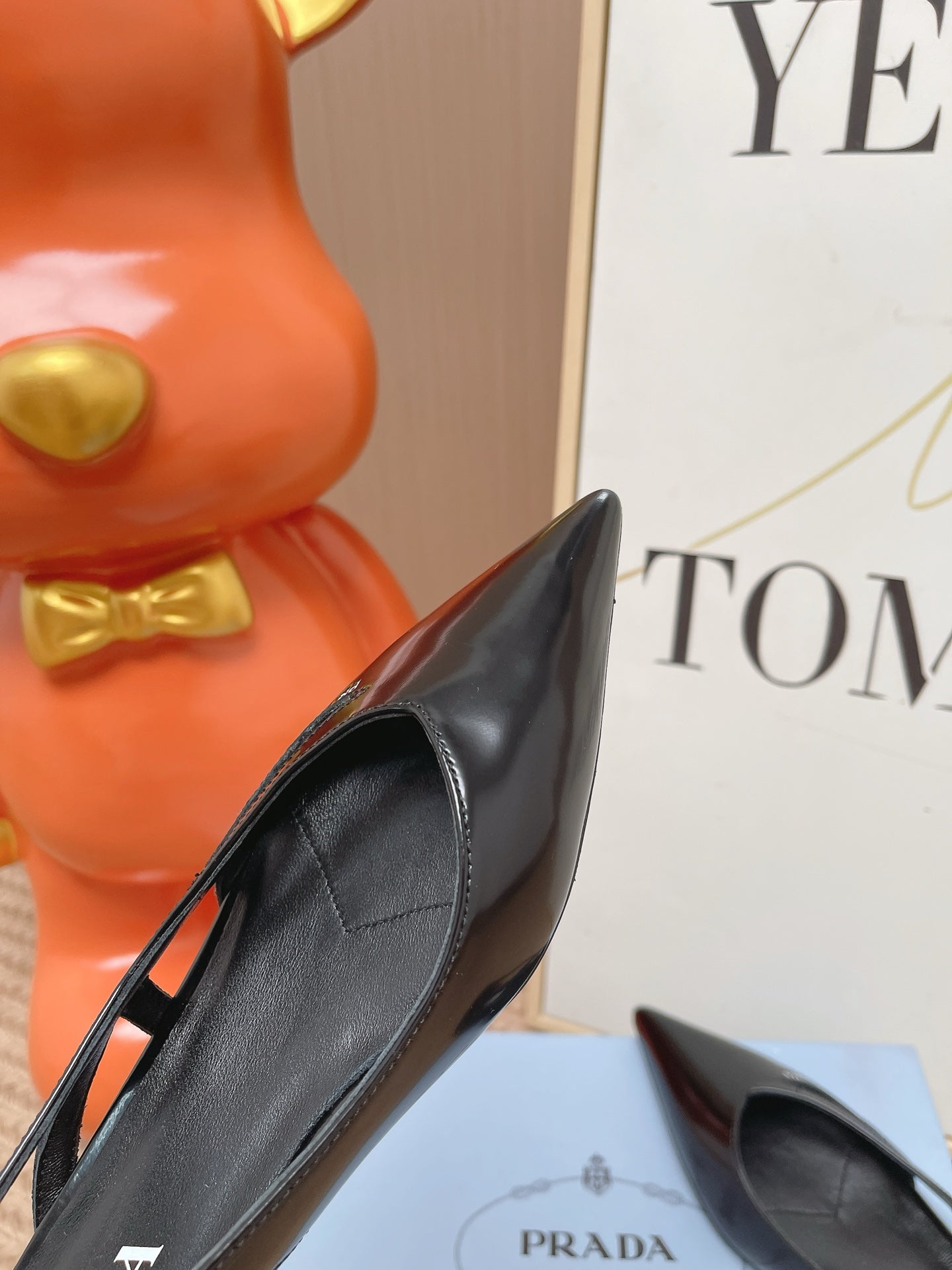 Prada 2026 Slingback Pumps Glossy Leather 854638