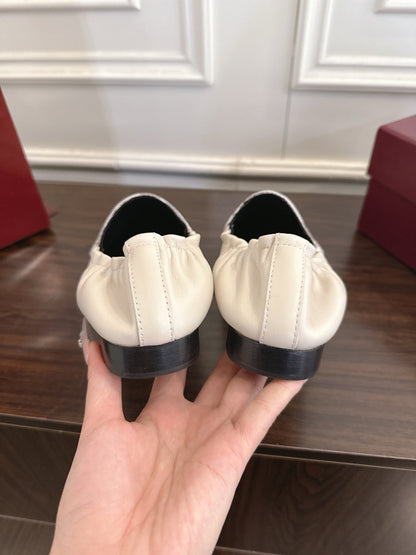 GG 26SS Loafers White Calfskin 645951