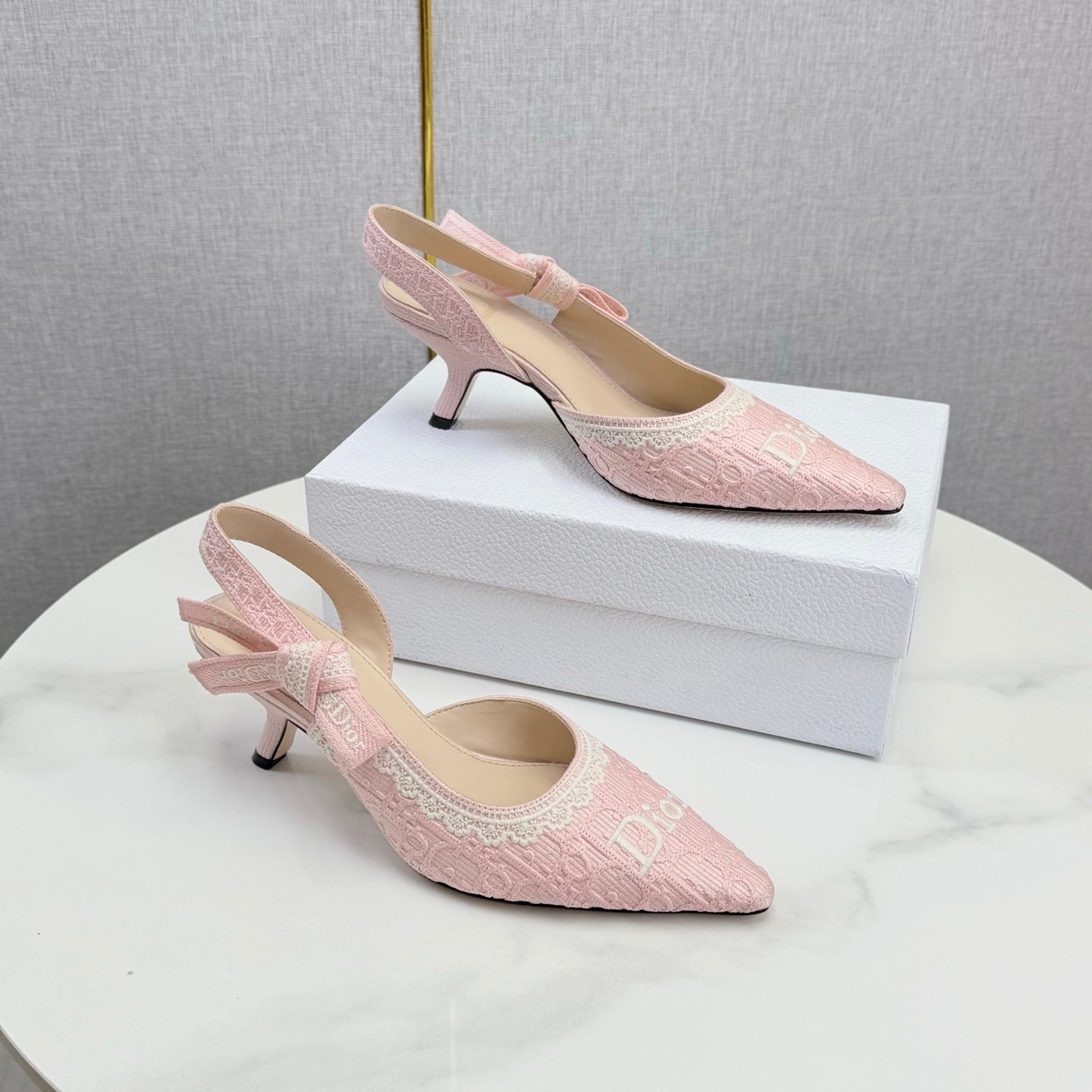 CD 26 Embroidered Slingback 65 Pink Canvas 620370
