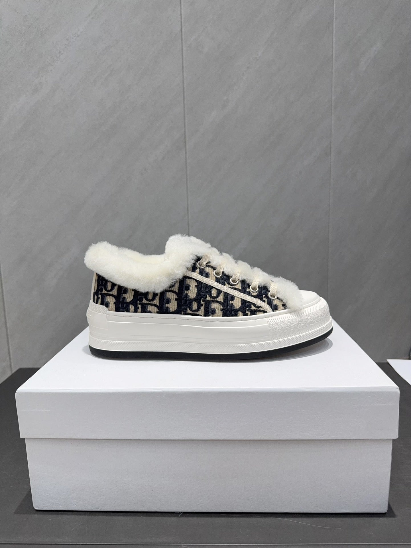 CD 26 Classic Sneaker Black Beige Fabric Wool Jacquard 614451