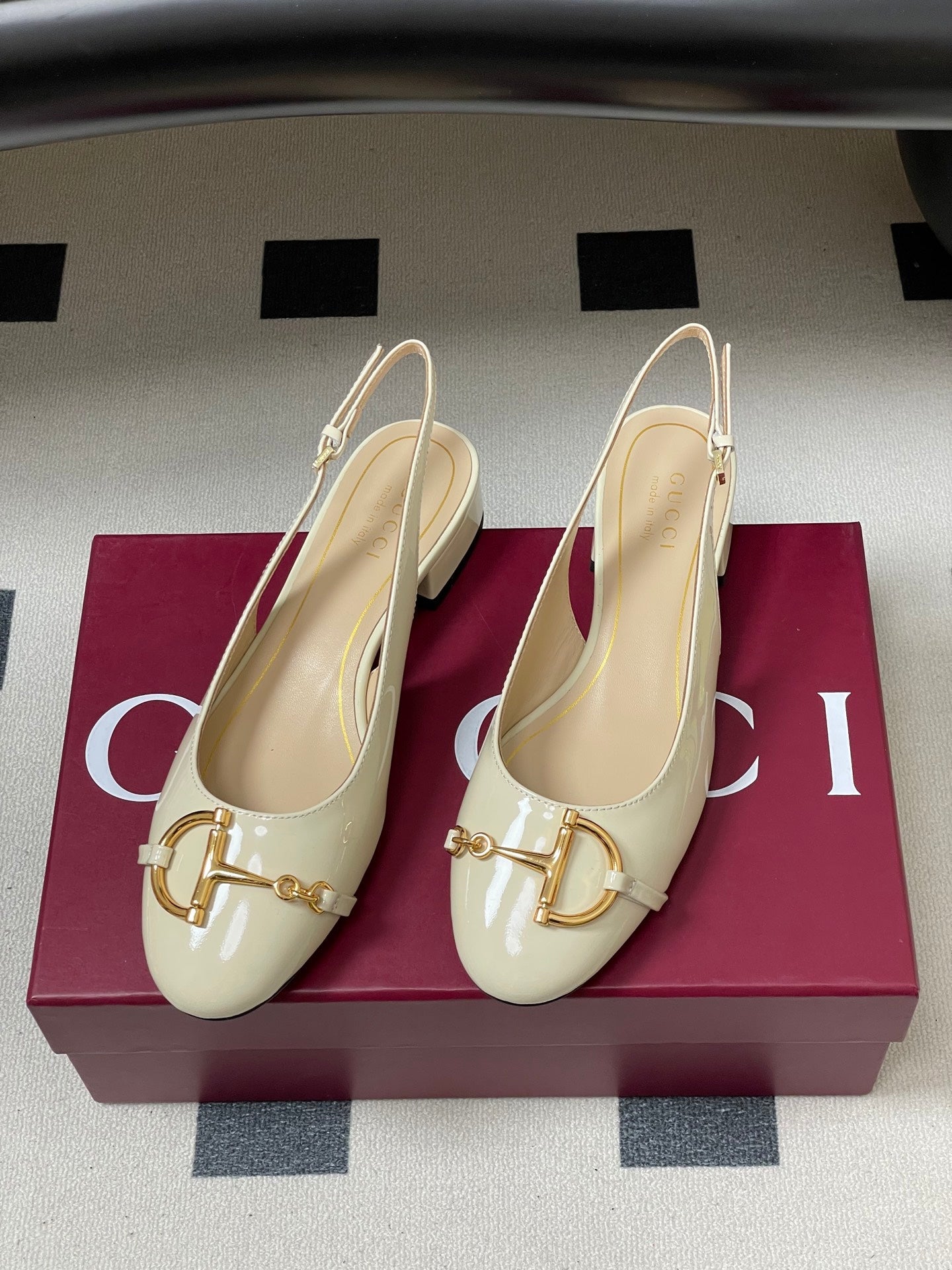 GG 26ss Big D Half HorseBit Mary Jane White Patent Leather 593505