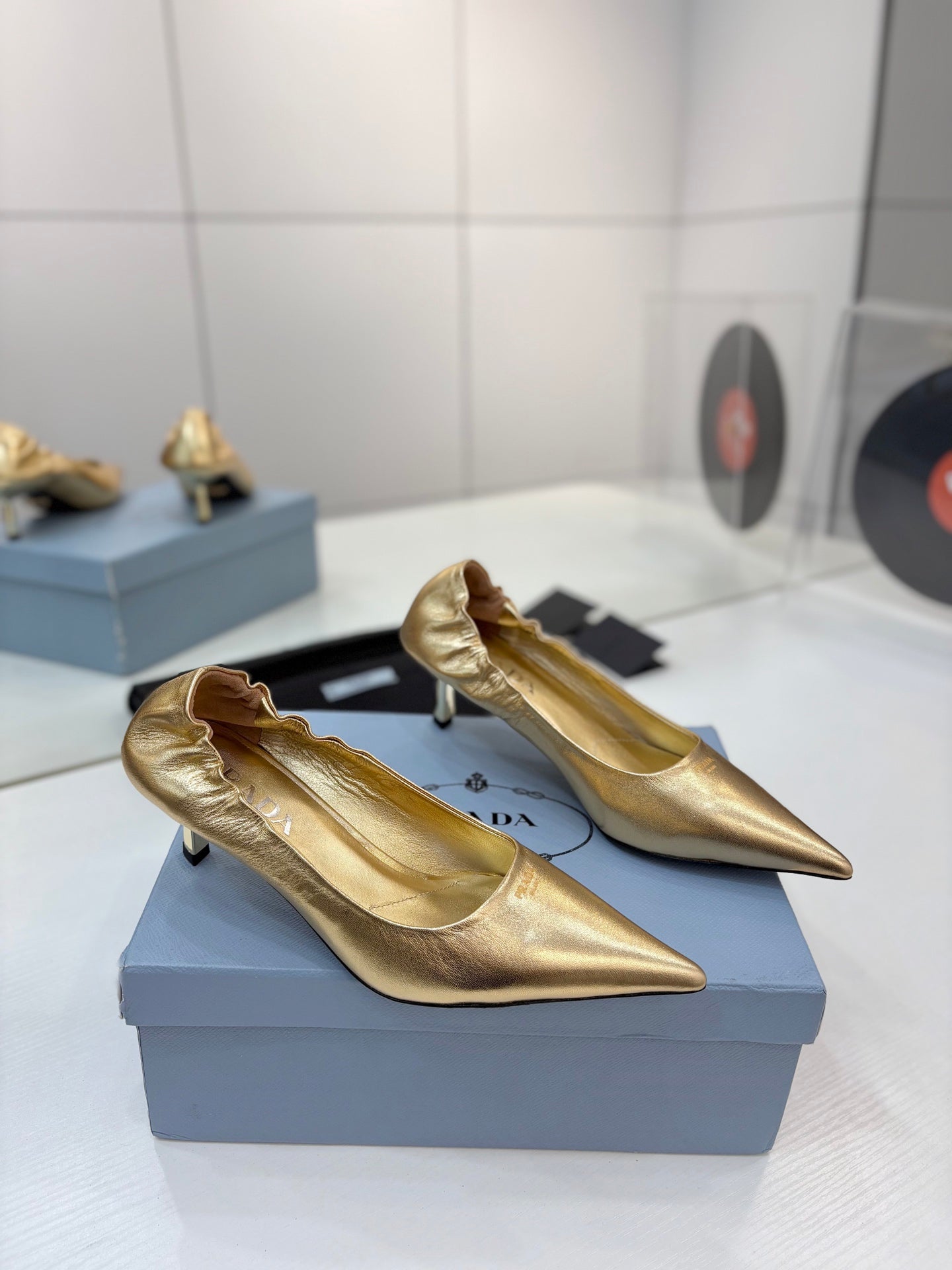PRA 26S Pointed Toe High Heels 55 Metallic Gold Suede 627128