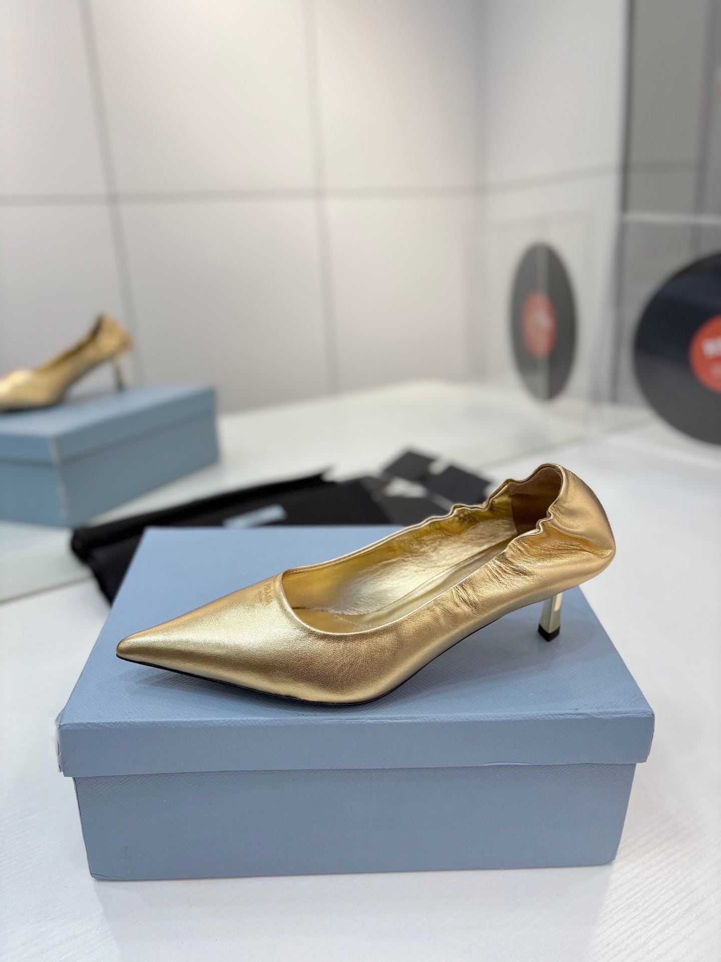 PRA 26S Pointed Toe High Heels 55 Metallic Gold Suede 627128