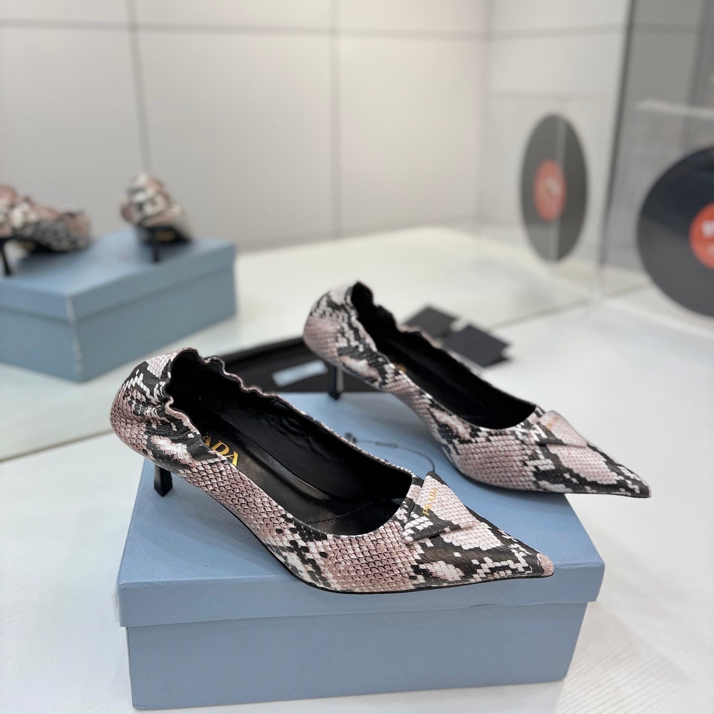 PRA 26S Pointed Toe High Heels 55 Black Light Pink Snakeskin 627132