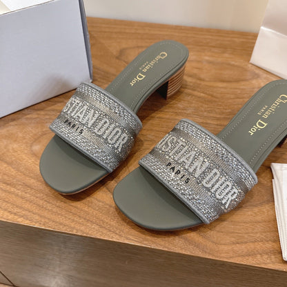 CD 26s Embroidered Sandals Olive Green Leather 685608
