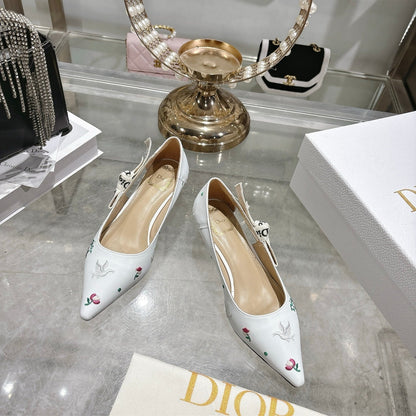 CD 26 High Heel Pump Flower 25 White Sheepskin Ribbon 679715