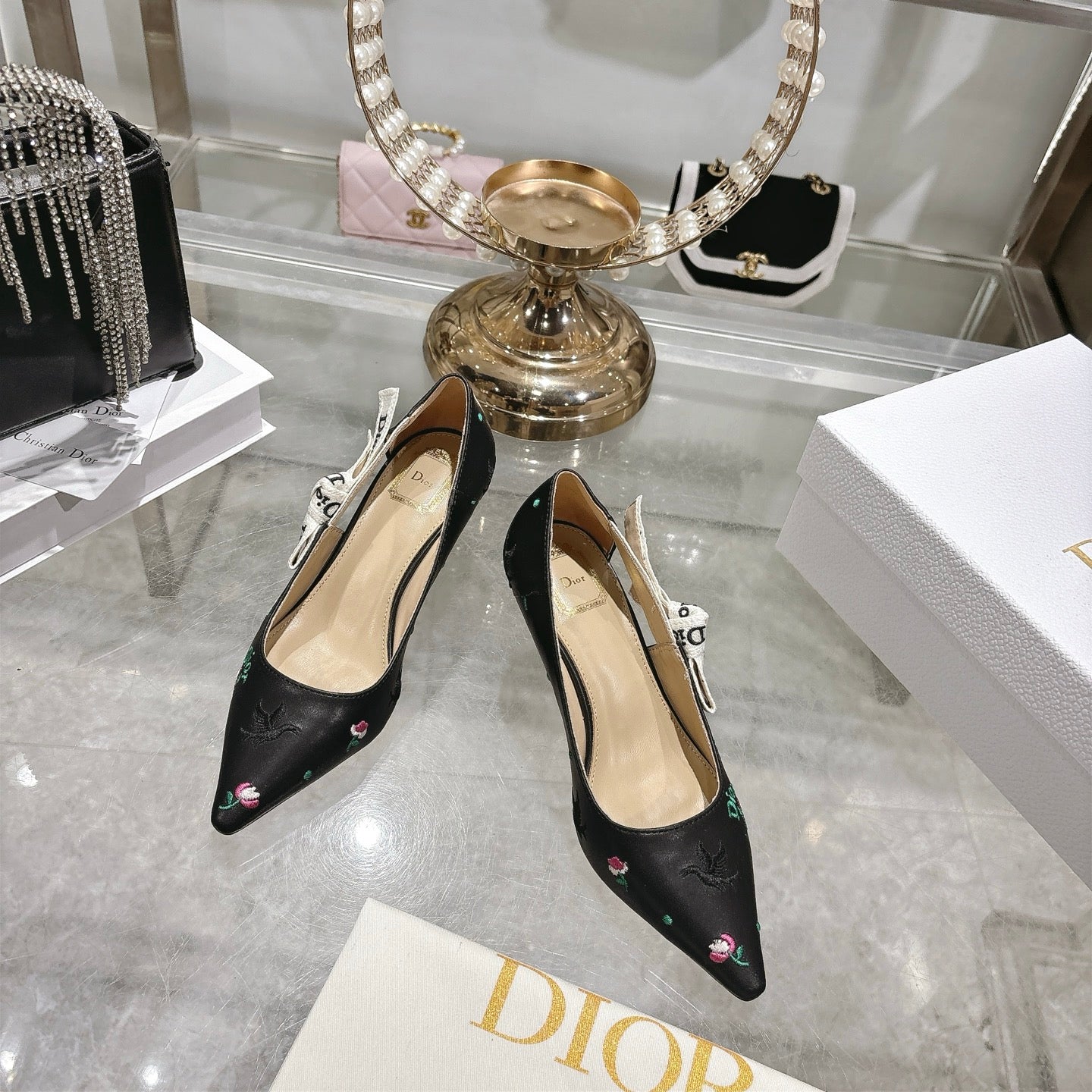 CD 26 High Heel Pump Flower 45 Black Sheepskin Ribbon 679717
