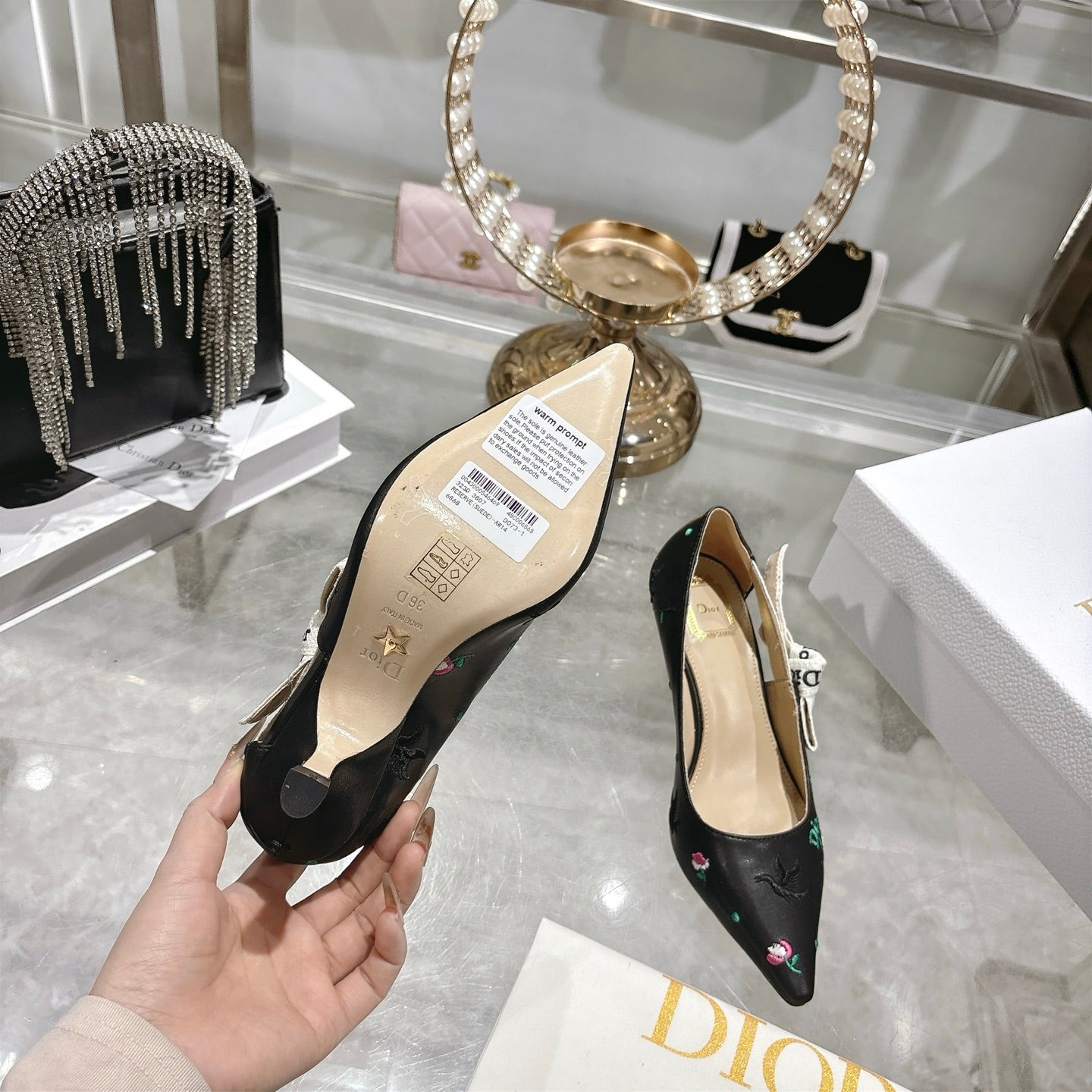 CD 26 High Heel Pump Flower 45 Black Sheepskin Ribbon 679717