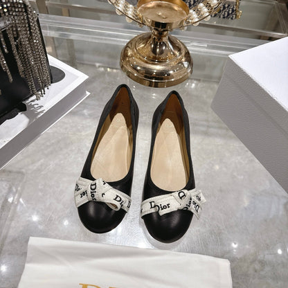CD 26 Bow Ballet Flat Embroidered Sheepskin