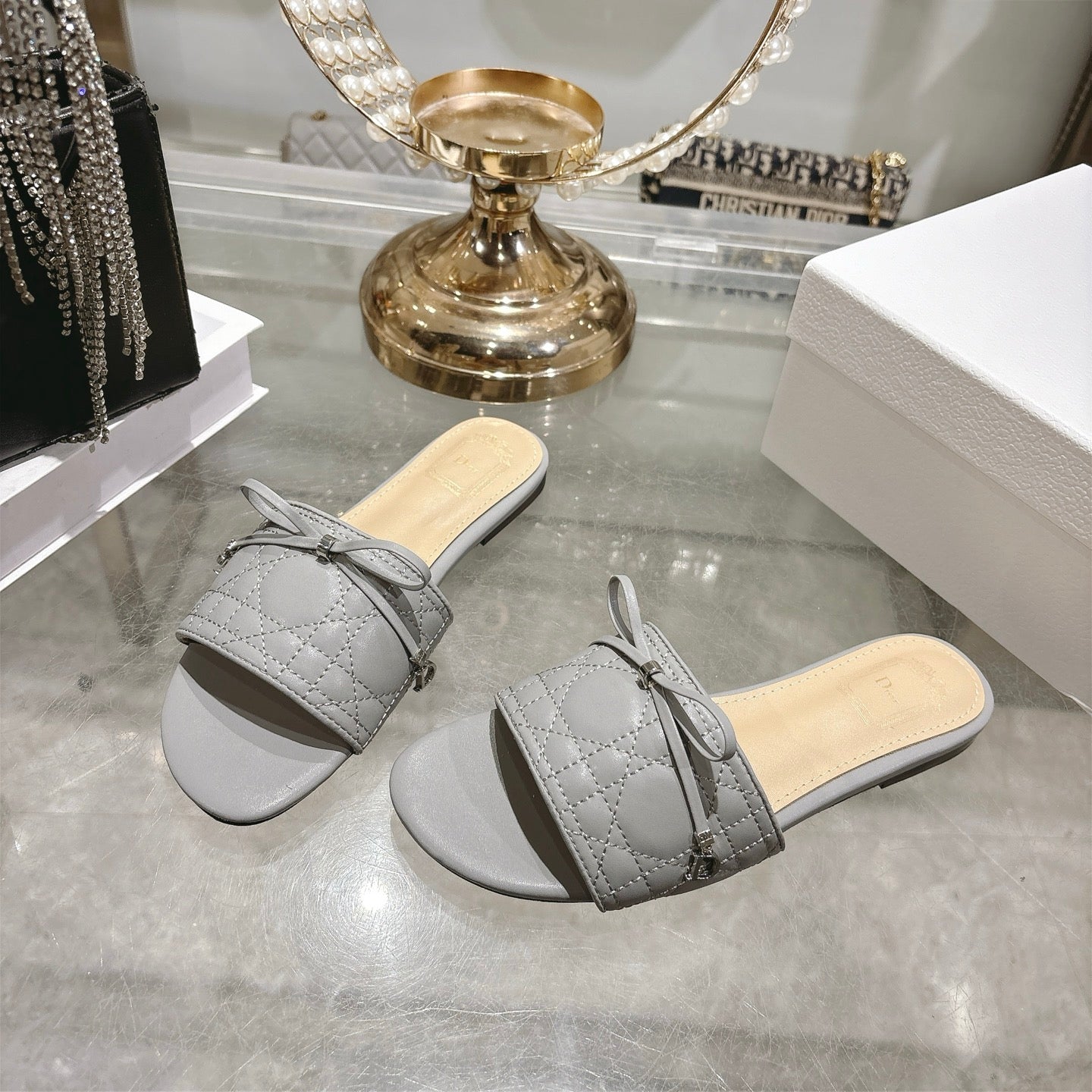 CD 26s Slippers Gray Beige Sheepskin 679865