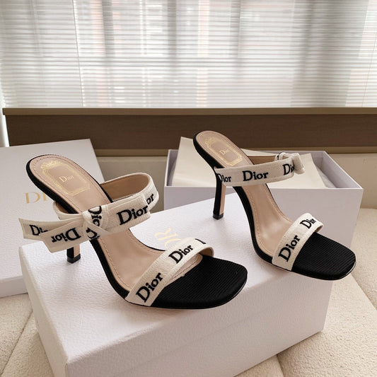 CD 26s High Heel Sandal 100 White Black Canvas Sheepskin  664180