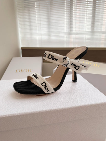 CD 26s High Heel Sandal 100 White Black Canvas Sheepskin  664180