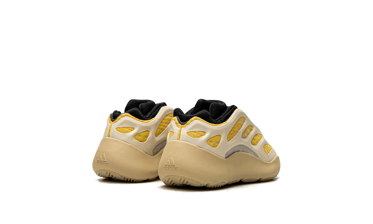 Yeezy 700 V3 Infants "Safflower" G54855